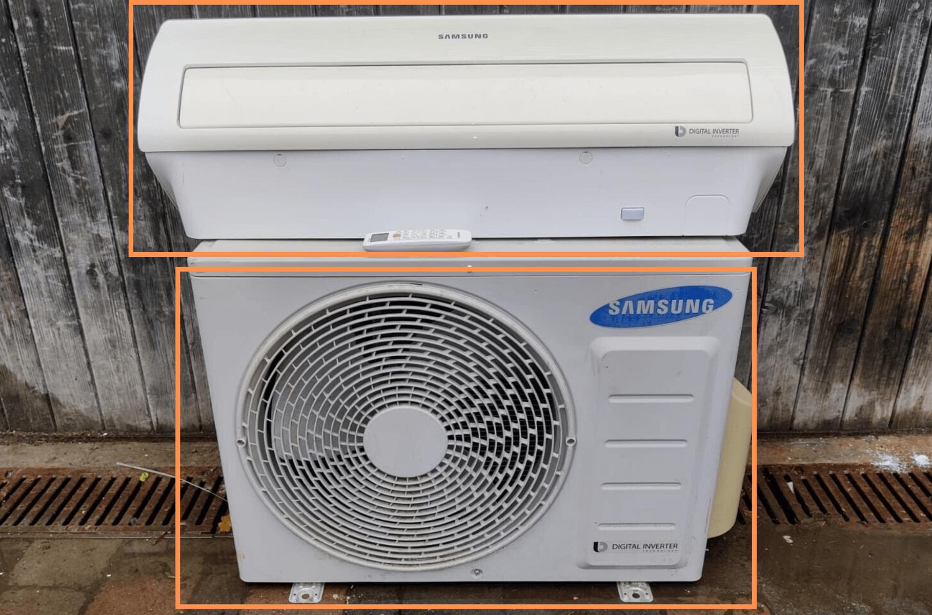 Eine Samsung Split Klimaanlage samt Innen- und Außenteil steht draußen auf dem Ziegelsteinboden.